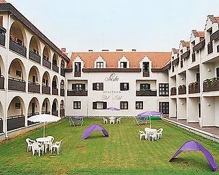 Siesta Club
